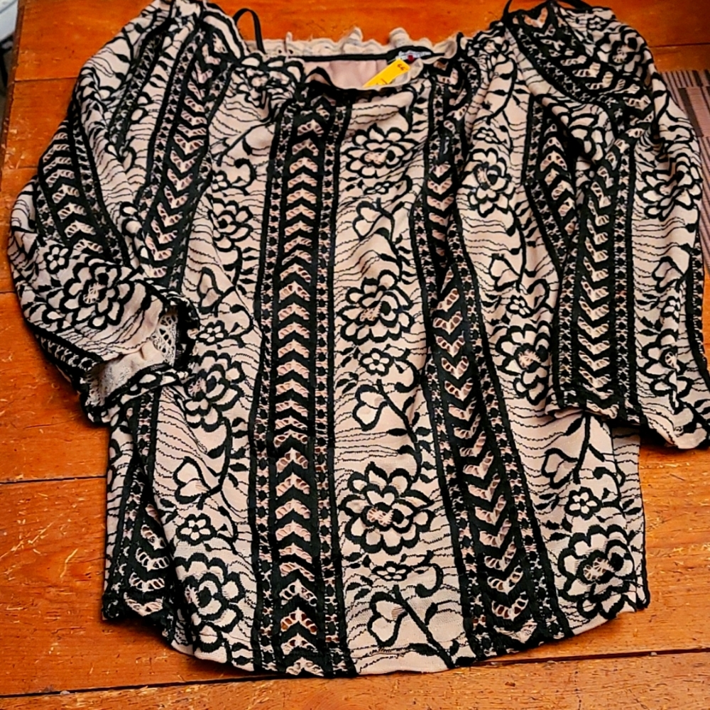 Melrose blouse 👚